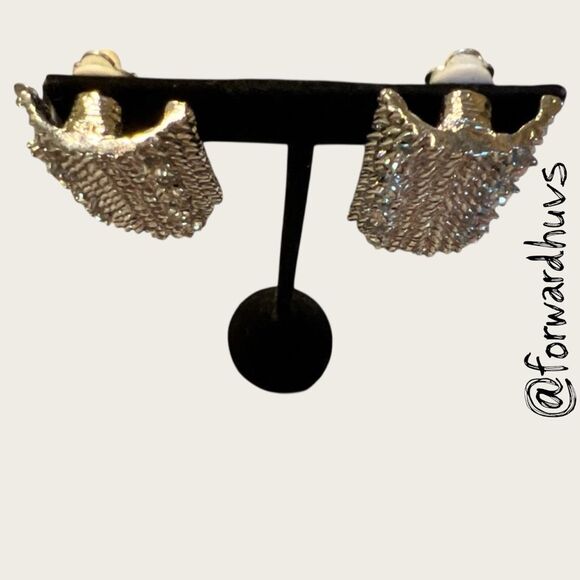 Vintage Brutalist Clip-Ons – Embedded Rhinestones & Sculptural Texture - Picture 9 of 12